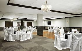 Four Points By Sheraton Hotel & Suites Calgary West